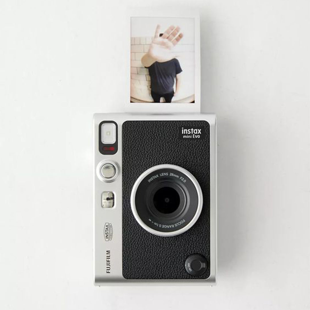 INSTANT CAMERAS