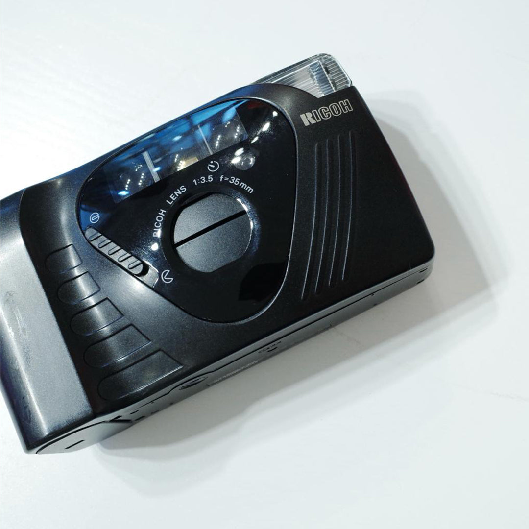 POINT & SHOOT CAMERAS