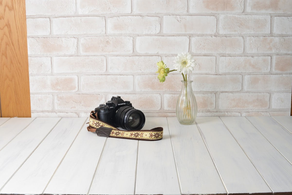 mi-na Camera Strap Brown Flower 3cm