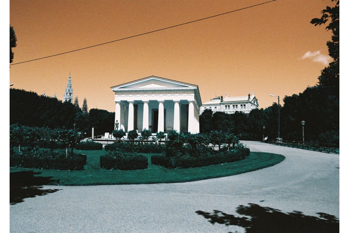 Lomography 2021 LomoChrome Turquoise 110 ISO 100–400 Film