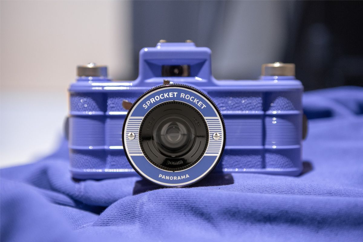 Lomography Sprocket Rocket Camera 35 mm Panoramic Camera Baja Blue