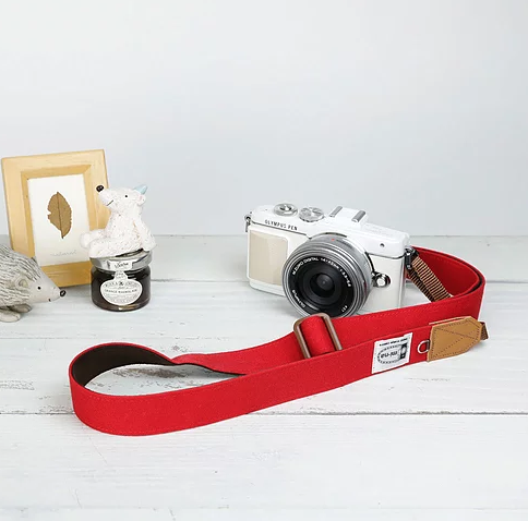 mi-na Camera Strap — Canvas Wine Red (2.5cm)